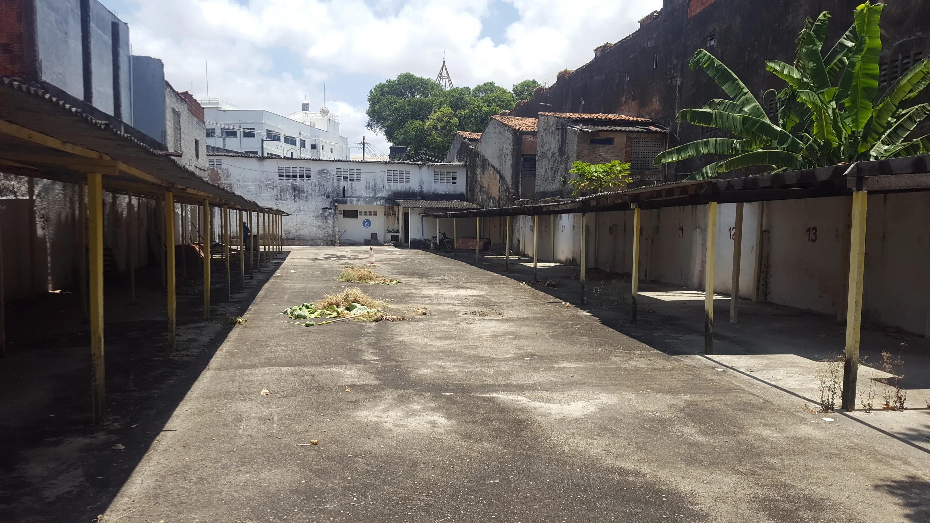 Ponto Comercial na Rua Pero Coelho, 3, Centro em Fortaleza, por R$ 4.000/Mês - Viva Real
