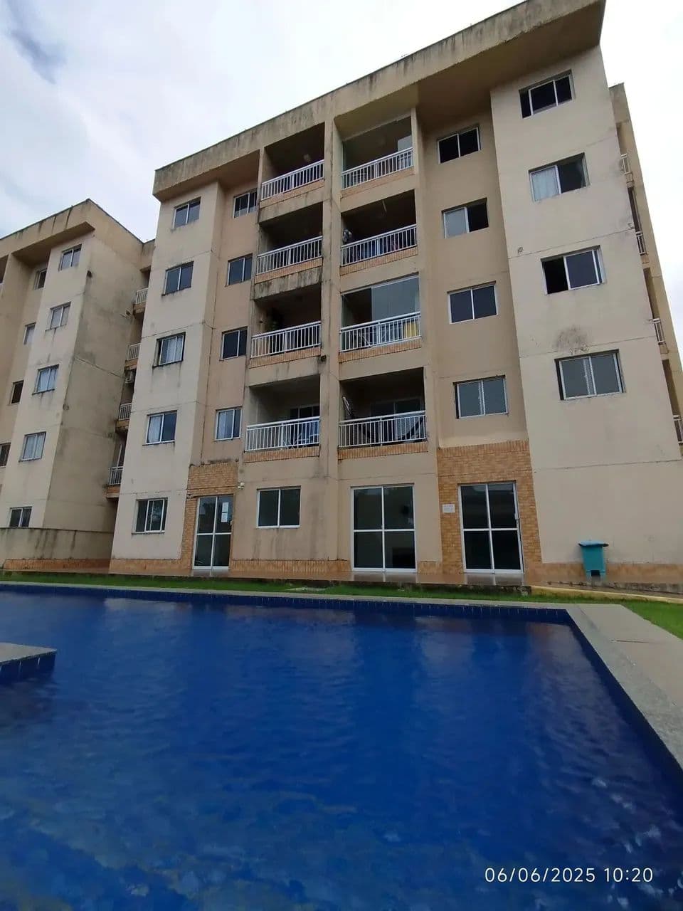 Vende-SE Apartamento Com Pisicna E Projetado Com Elevador Nas Cajazeiras EM Fortaleza CearÁ