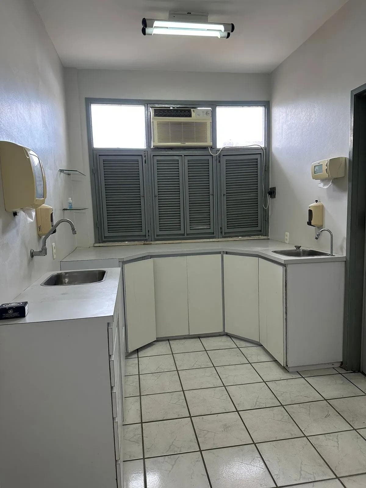 Kitnet na Rua Bárbara de Alencar, 540, Centro em Fortaleza, por R$ 850/Mês - Viva Real