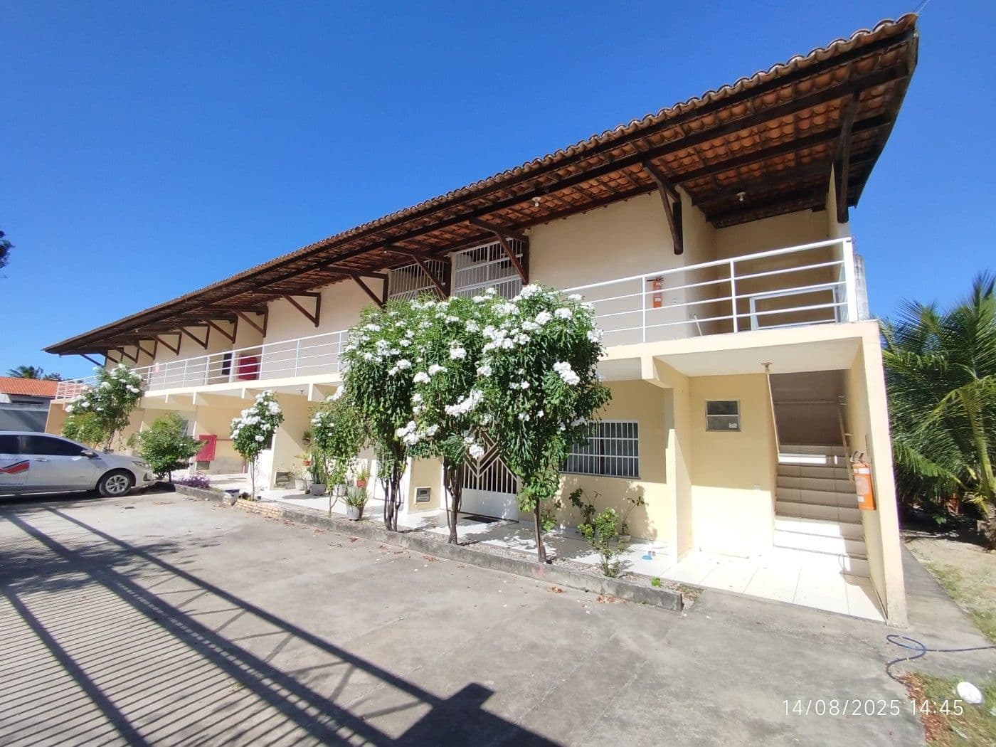 Apartamento para Venda, em Caucaia, bairro Guajiru, 2 dormitórios, 1 banheiro, 1 suíte, 1 vaga - foto 1