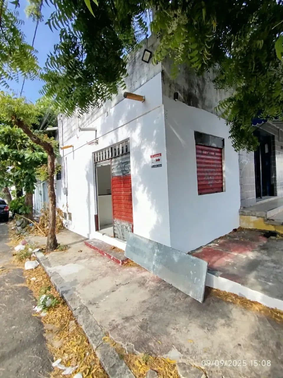 Aluga-SE Ponto Comercial DE Esquina NA Rua Pereira Filgueiras