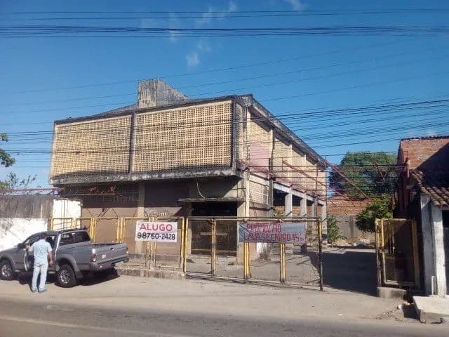 Aluga-se Prédio no Montese
